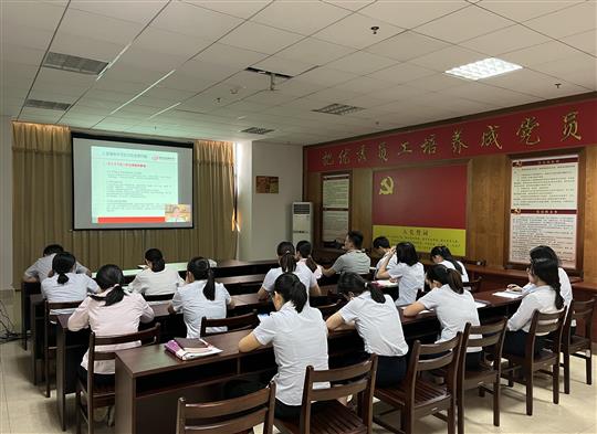 华体会体育,华体会(中国),华体会(中国)
组织参加疫情常态化下建筑企业经营管理风险管控培训